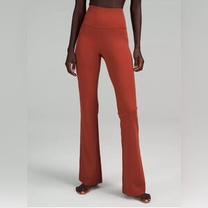 NWT Lululemon Groove Super-High-Rise Flared Pant Nulu Color: Cayenne CYNN Sz. 6
